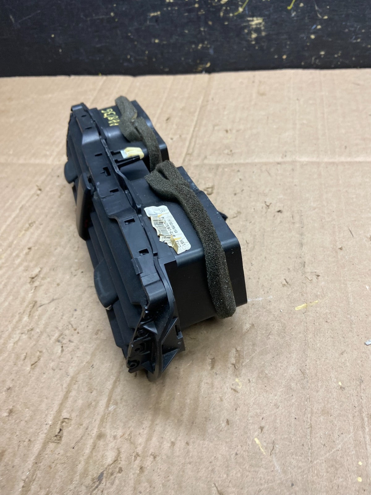 2013 to 2016 Ford Fusion Center Dash Air Vents DS73-19K617-A OEM AA8136 DG2