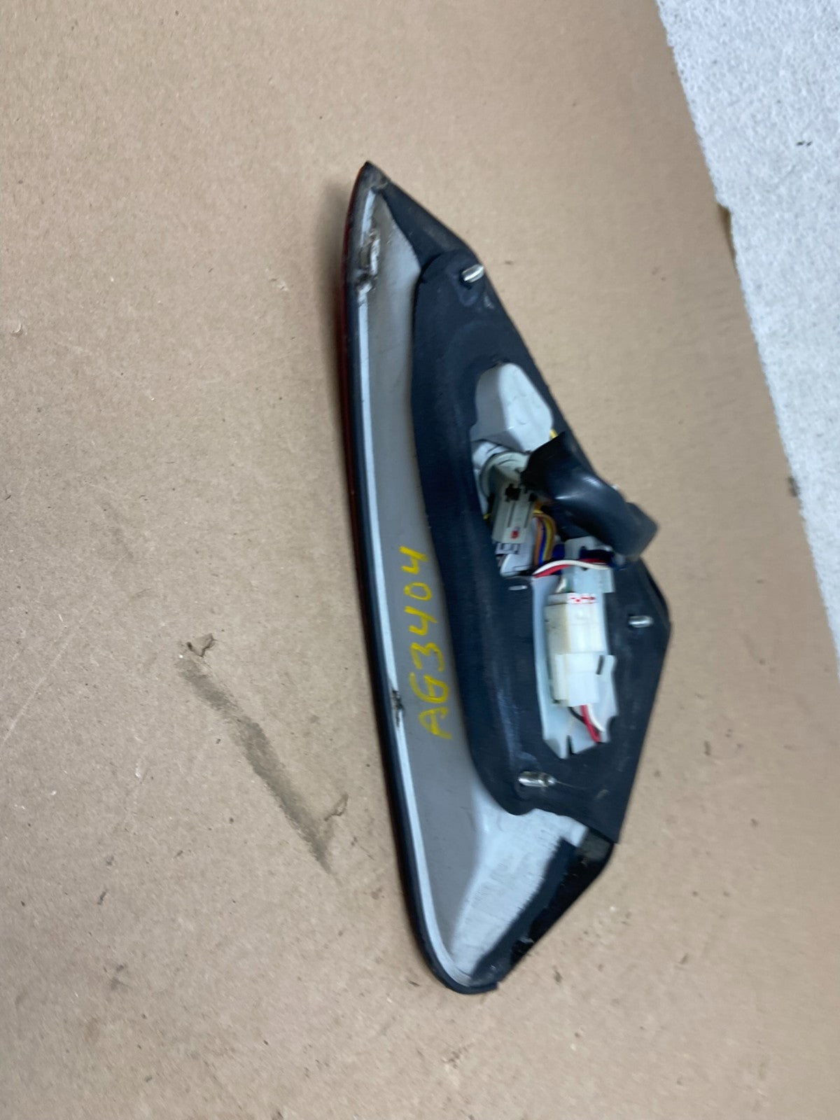 2004 to 2006 Lexus LS430 Left Driver Side Tail Light Inner AG34044