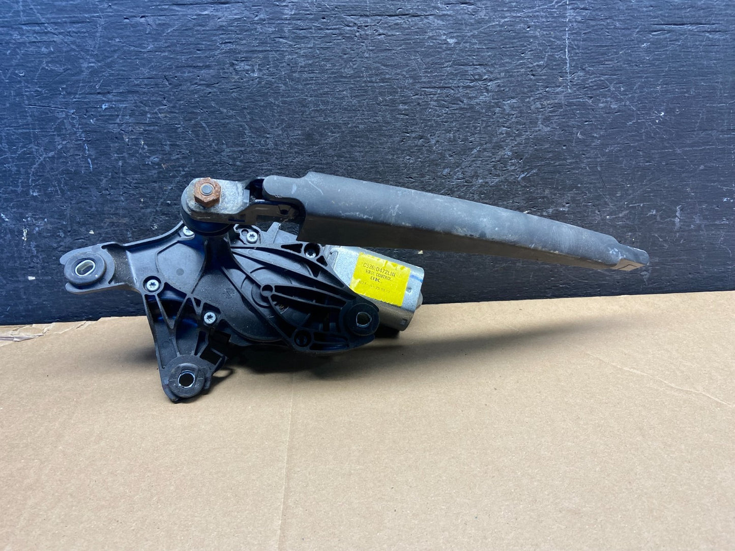 2013 to 2019 Ford Escape Rear Windshield Wiper Motor af9017 DG0