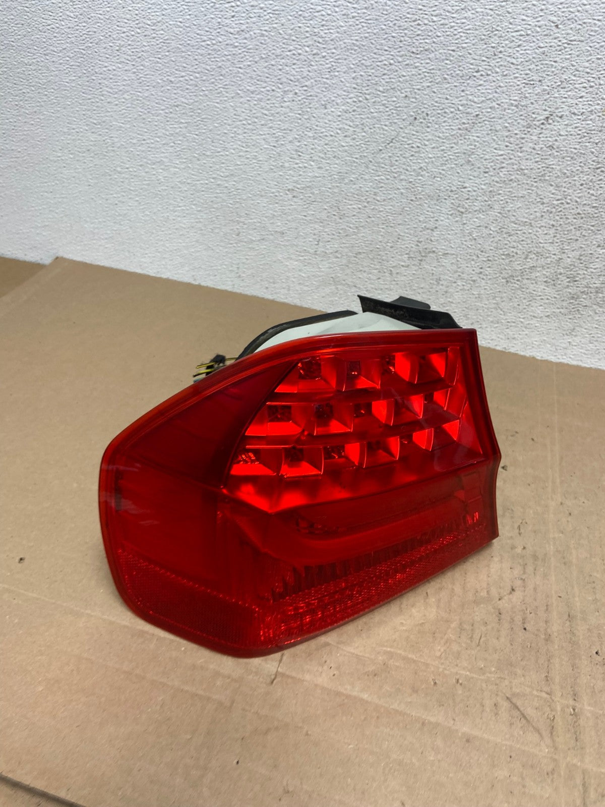 2009 2010 BMW 323i 325i 328i 335i 3 Series Left Driver Tail Light AE4998 LK2