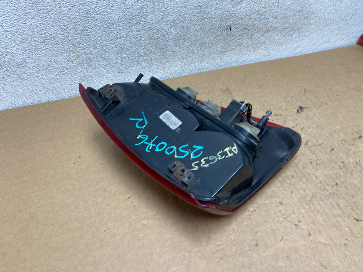 1999-2004 Jeep Grand Cherokee WJ Right Passenger Rh Tail Light AI3635 LK5