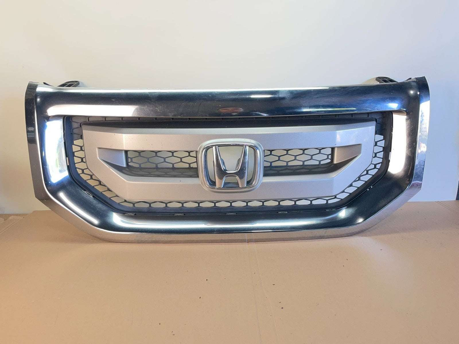 2009 to 2011 Honda Pilot Front Upper Grill Grille AG2575 MS0