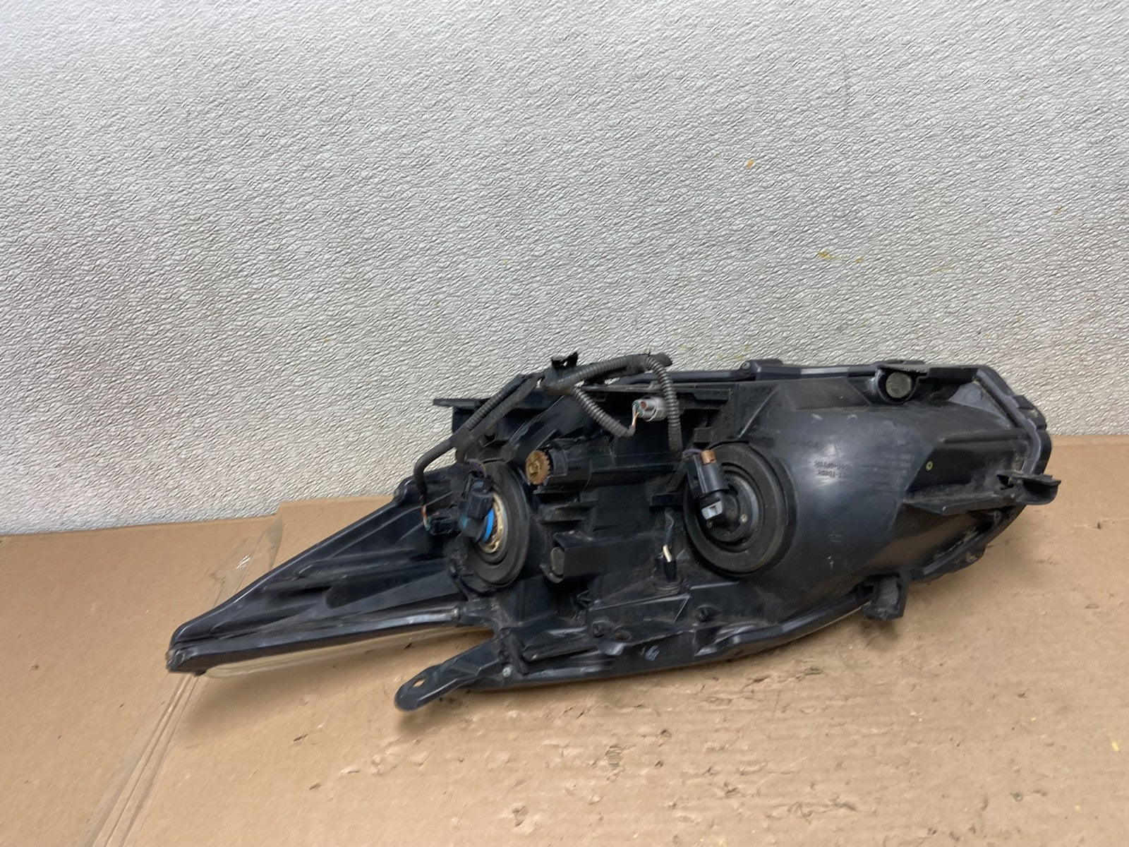 2010 - 2011 Toyota Prius Right Passenger Rh Blue Halogen Headlight AB0883 DW5