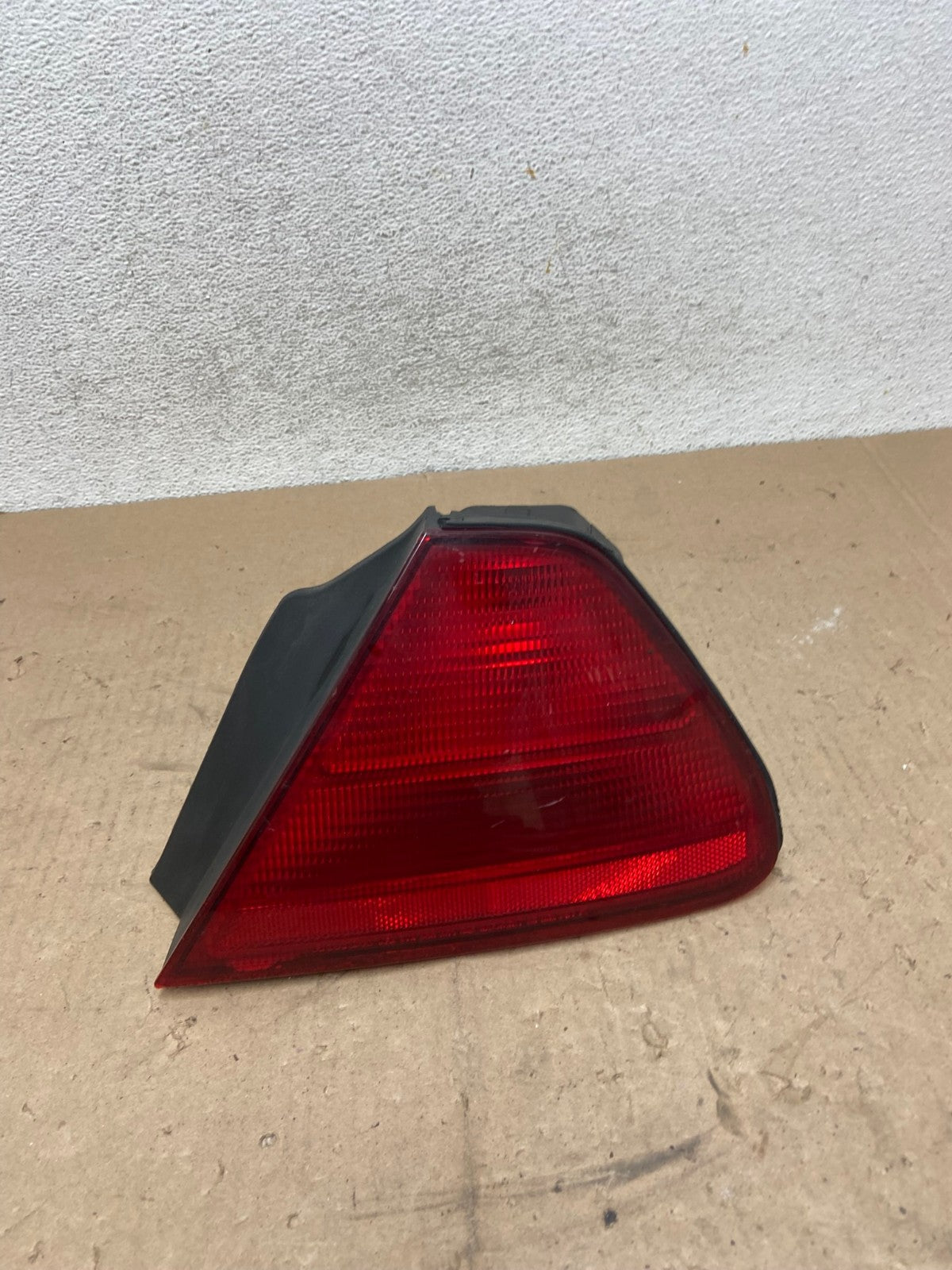 1998 - 2002 Honda Accord Coupe 2-door Right Passenger Tail Light AG4910 LK0