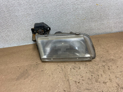 1996 to 1998 Mazda MPV Right Passenger RH Headlight OEM Y7045 DW0