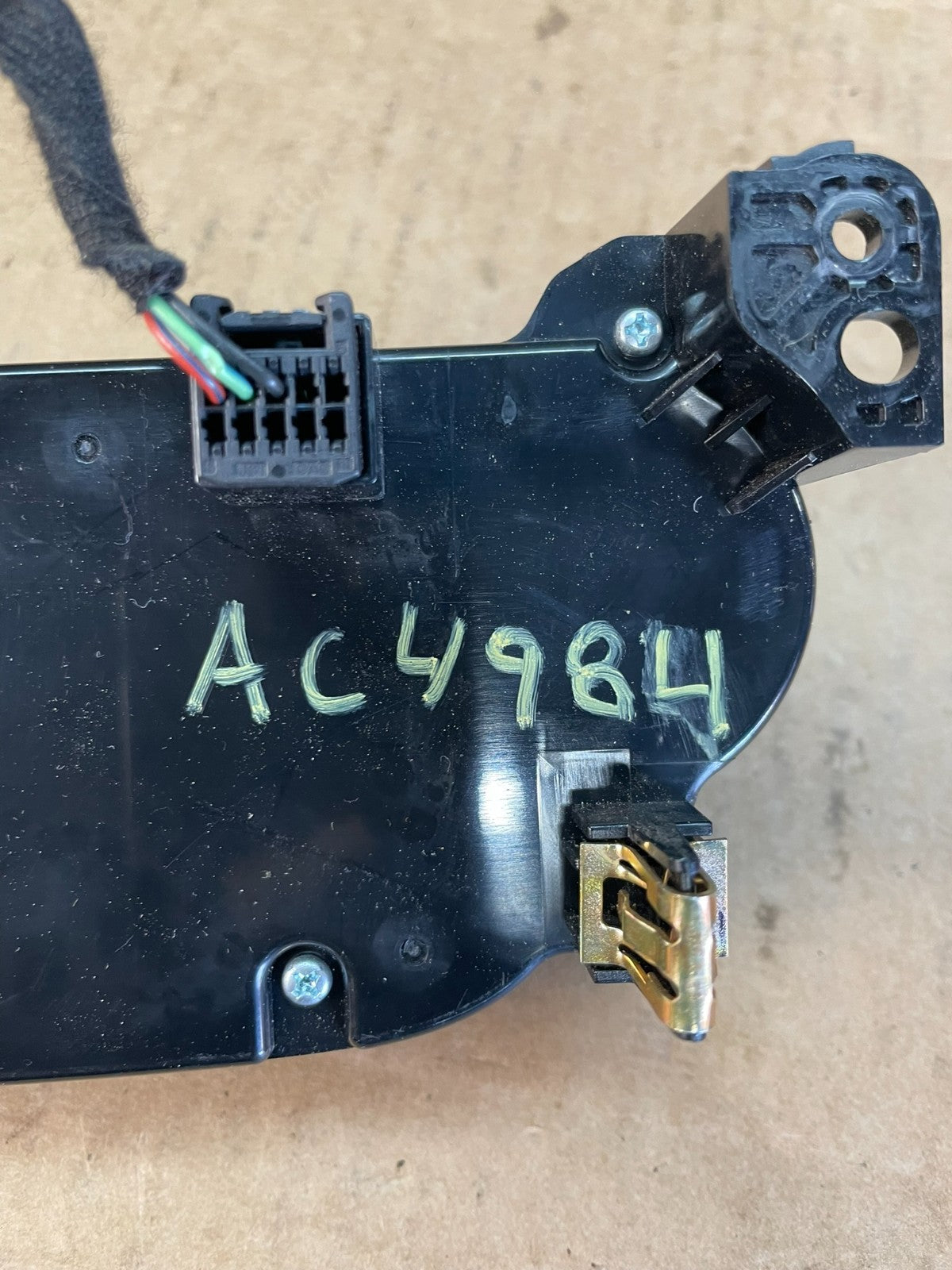 2014 2015 Chevrolet Malibu AM FM Radio Control Panel AC4984 DG8