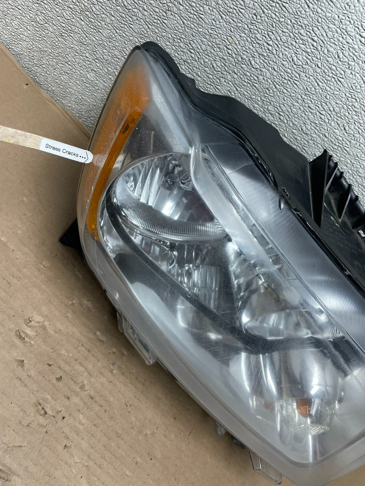2011-2013 Jeep Grand Cherokee Right Passenger Halogen Headlight AA9957 DW3