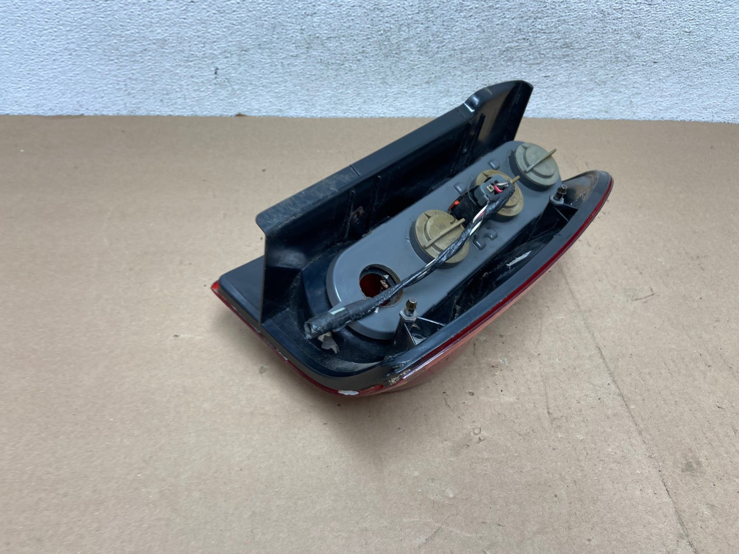 2005 2006 2007 Jeep Liberty Left Driver Lh Side Tail Light AG4584 LK4