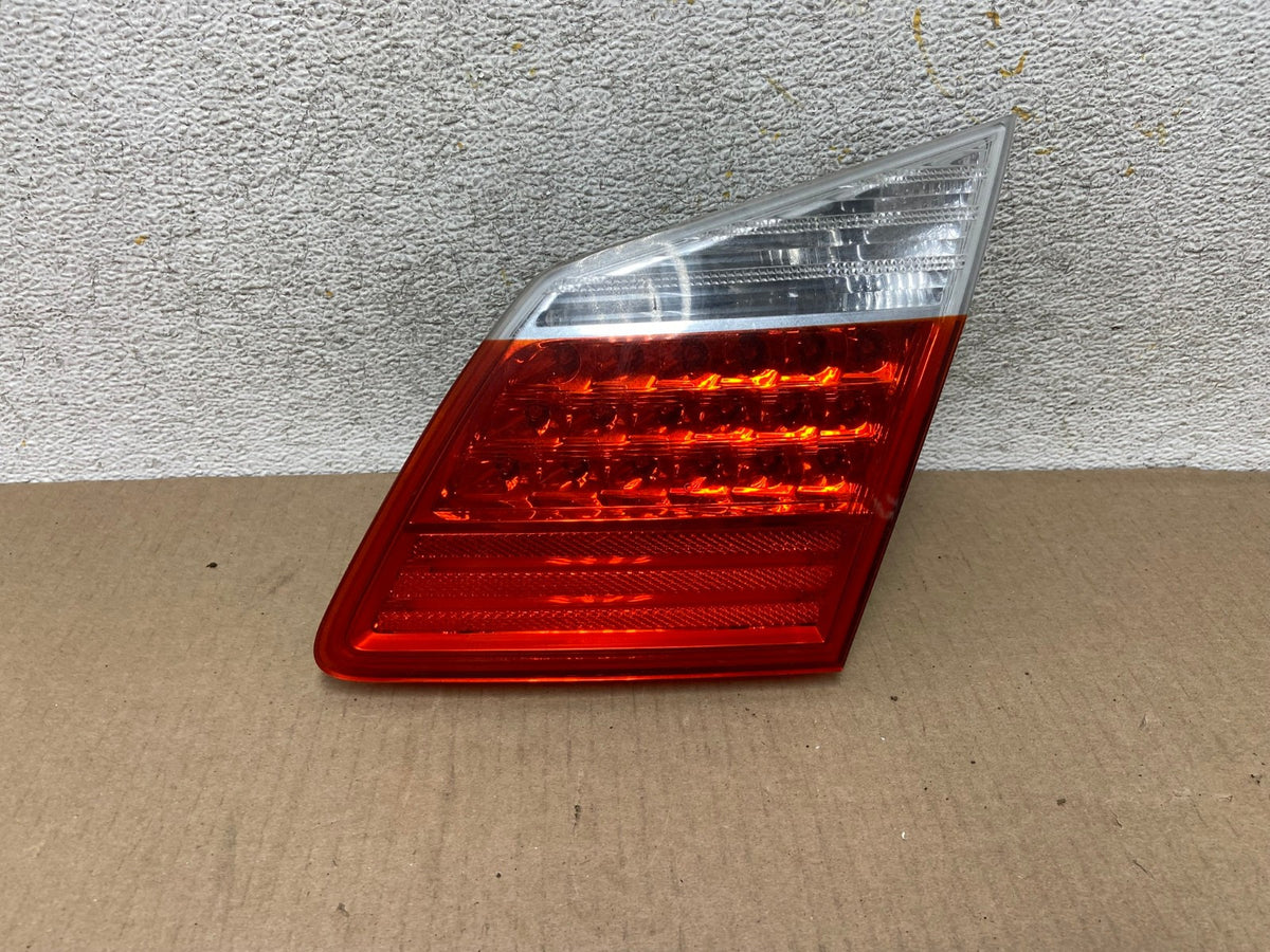 2009-2011 Hyundai Genesis Sedan Right Passenger Inner Tail Light AH5721 LK0