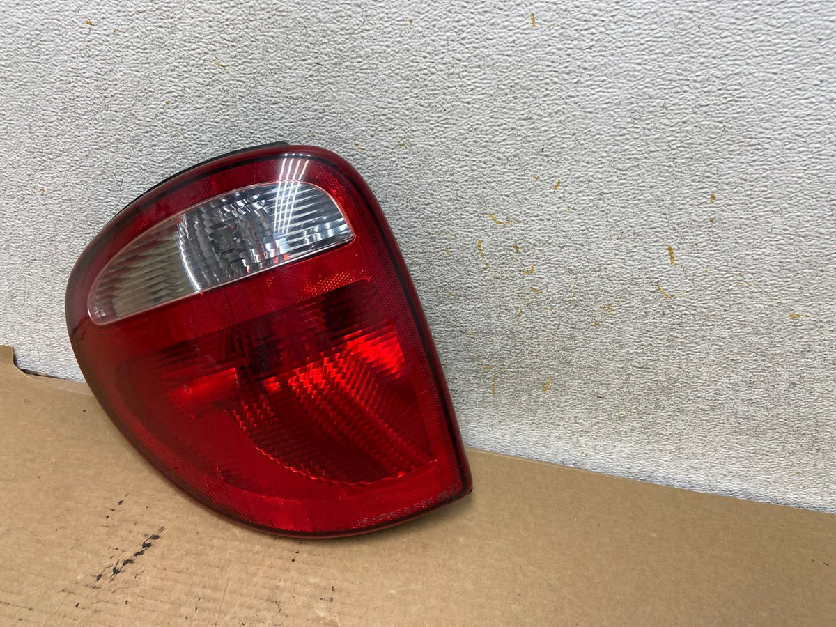 2004 to 2007 Dodge Grand Caravan Left Driver Lh Tail Light AH7860 LK2