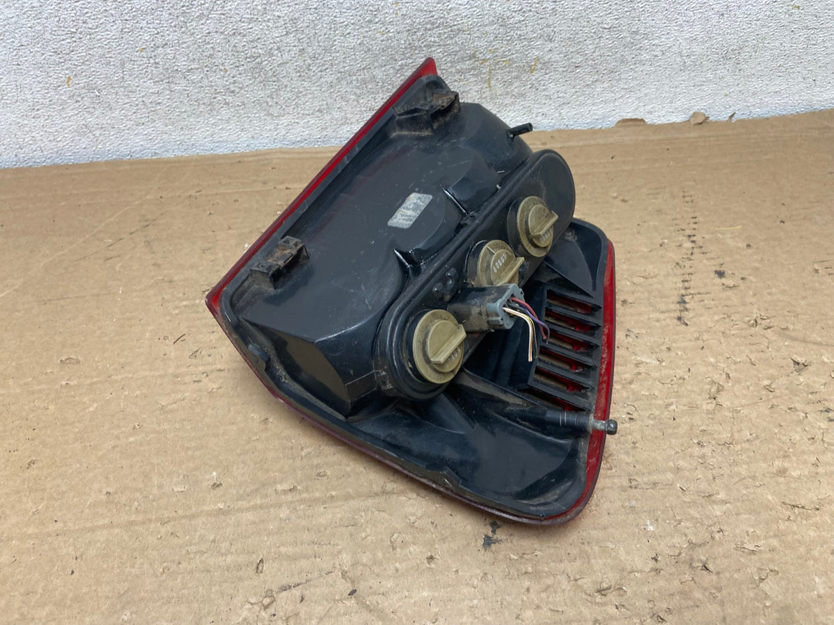 1999-2004 Jeep Grand Cherokee WJ Right Passenger Rh Tail Light AH9239 LK3