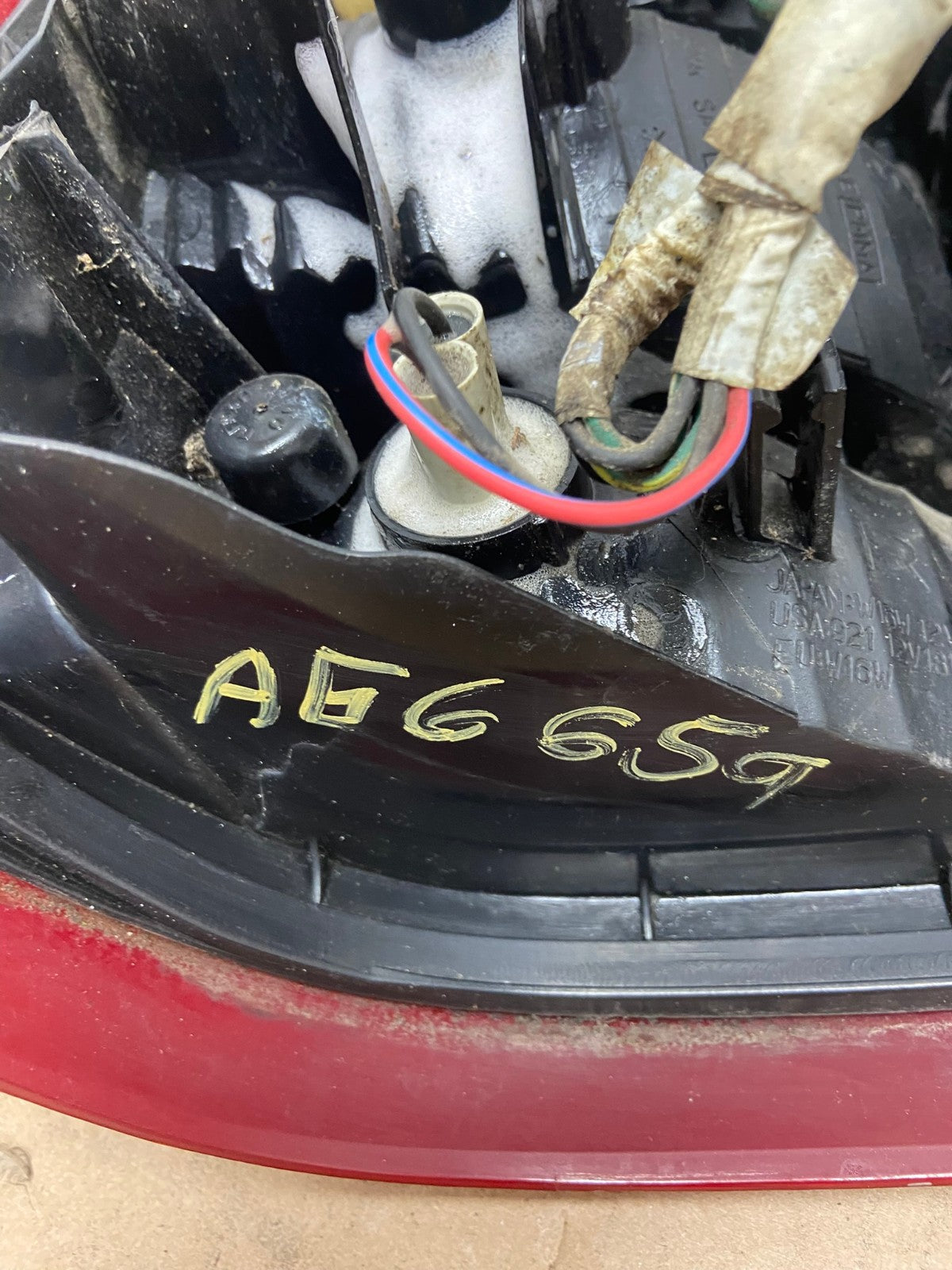 1999 to 2004 Nissan Pathfinder Right Passenger Rh Side Tail light AG6659 LK8