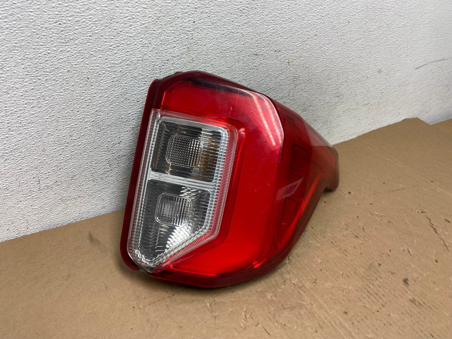 2020 2021 2022 2023 Ford Explorer Right Passenger Side Tail light AD7983 LK2