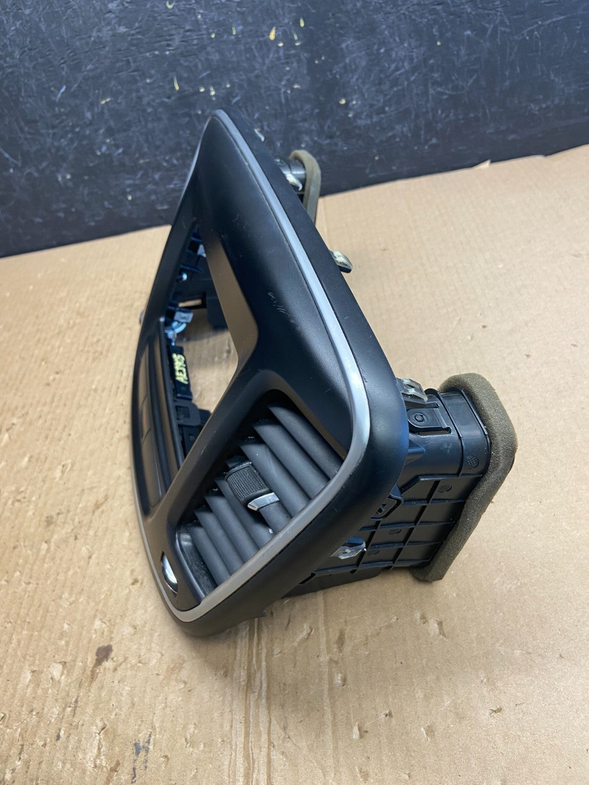 2015 to 2016 Chrysler 200 Radio Dash Bezel Trim Vent Hazard Panel ae3905 DG4