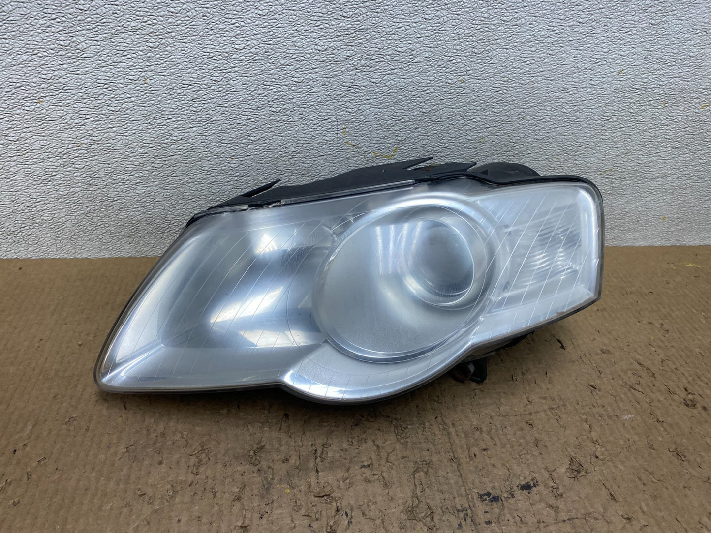 2006 - 2010 Volkswagen Passat Left Driver LH Side Halogen Headlight W7983 DW0