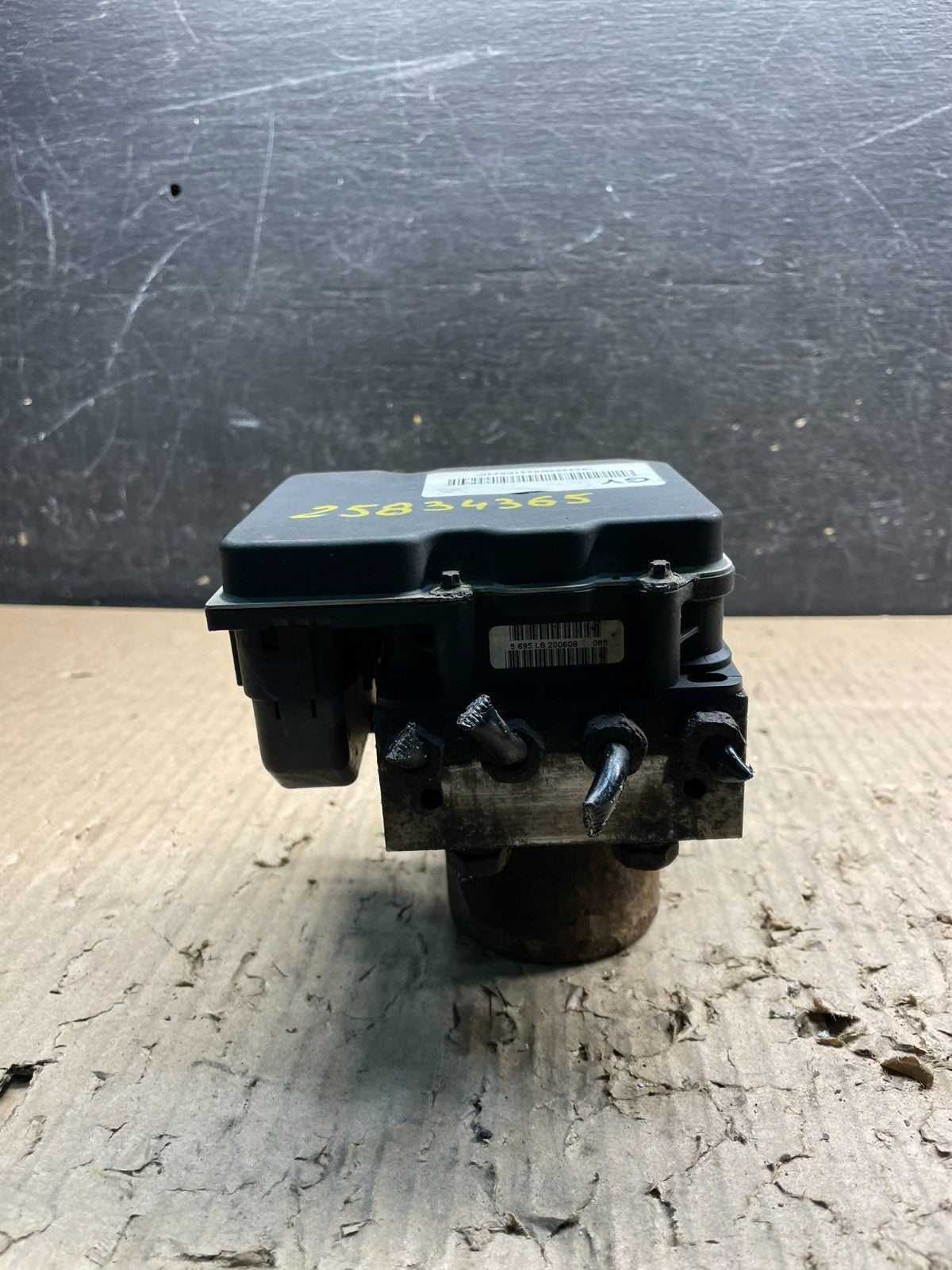 2009 2014 Chevrolet Tahoe Suburban ABS Anti Lock Brake Pump 25834365 V8946 PS3
