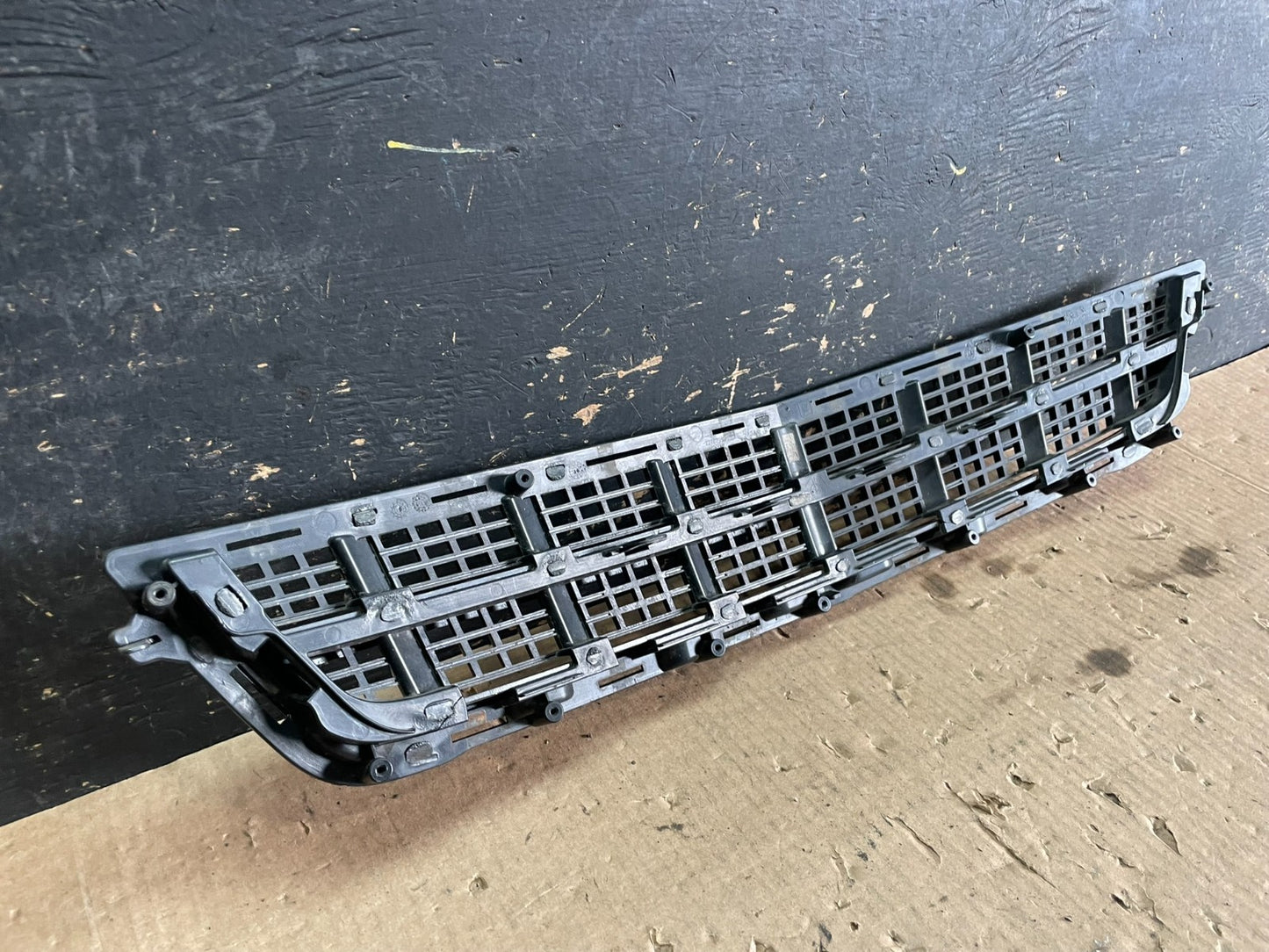 2013 to 2014 Cadillac ATS Front Lower Grille Grill OEM Z3206 DG4