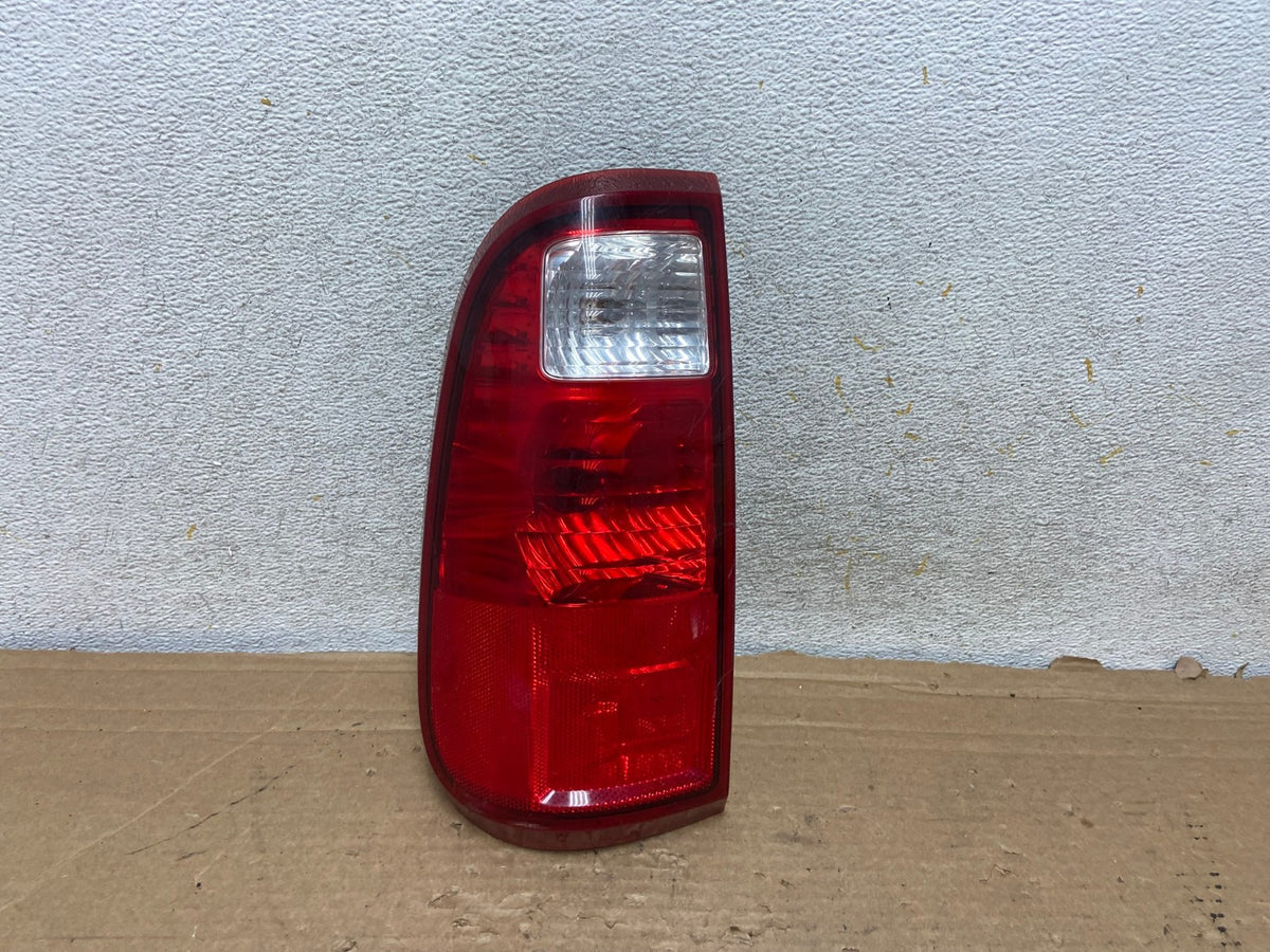 2008 to 2016 Ford F-250 F250 Left Driver LH Side Tail Light AH9207 LK0