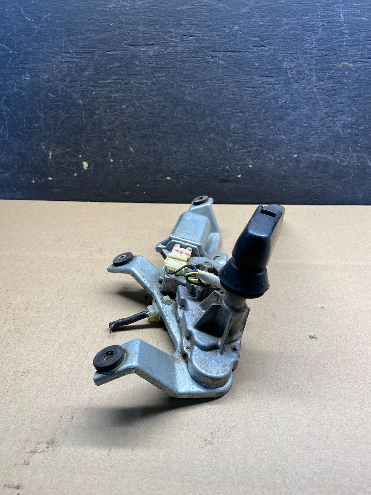 2005 to 2009 Subaru Legacy Outback Rear Windshield Wiper Motor AI5228 PS4