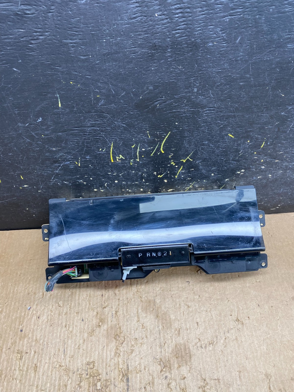 1998 to 1999 Ford Crown Victoria Speedometer Cluster Gauge z9852 DG0