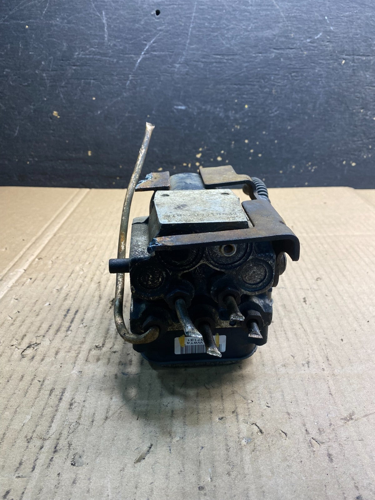 2003 - 2005 Chevrolet Silverado GMC Sierra ABS Anti-Lock Brake Module ab2708 DG3