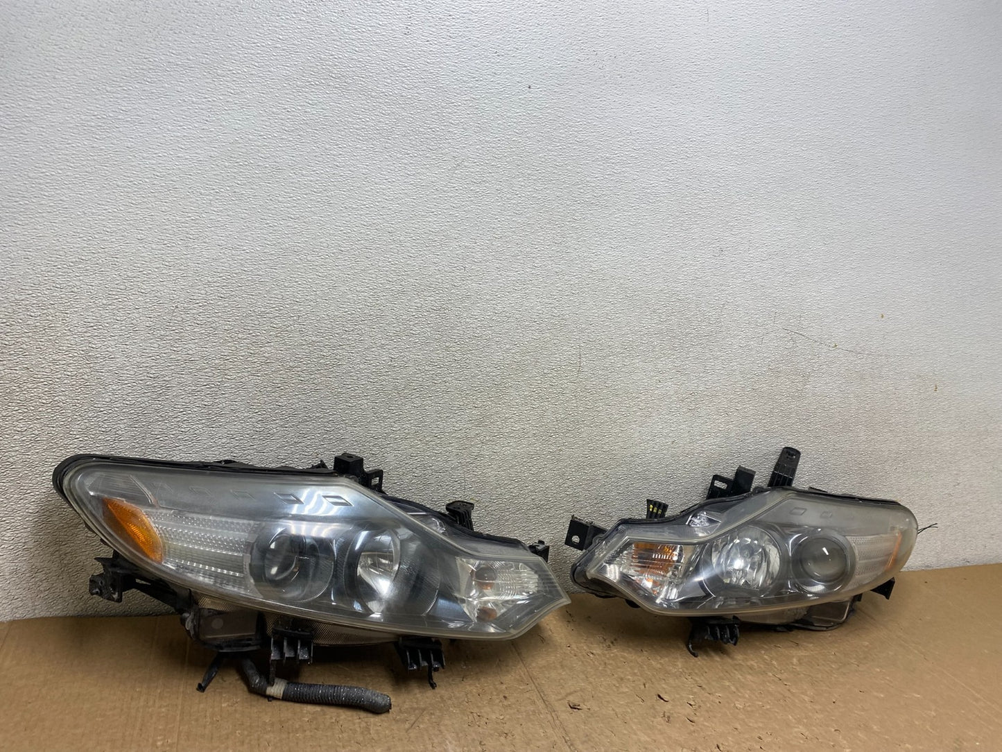 Halogen 2011 2012 2013 2014 Nissan Murano Headlights Left+Right V3829 DW2