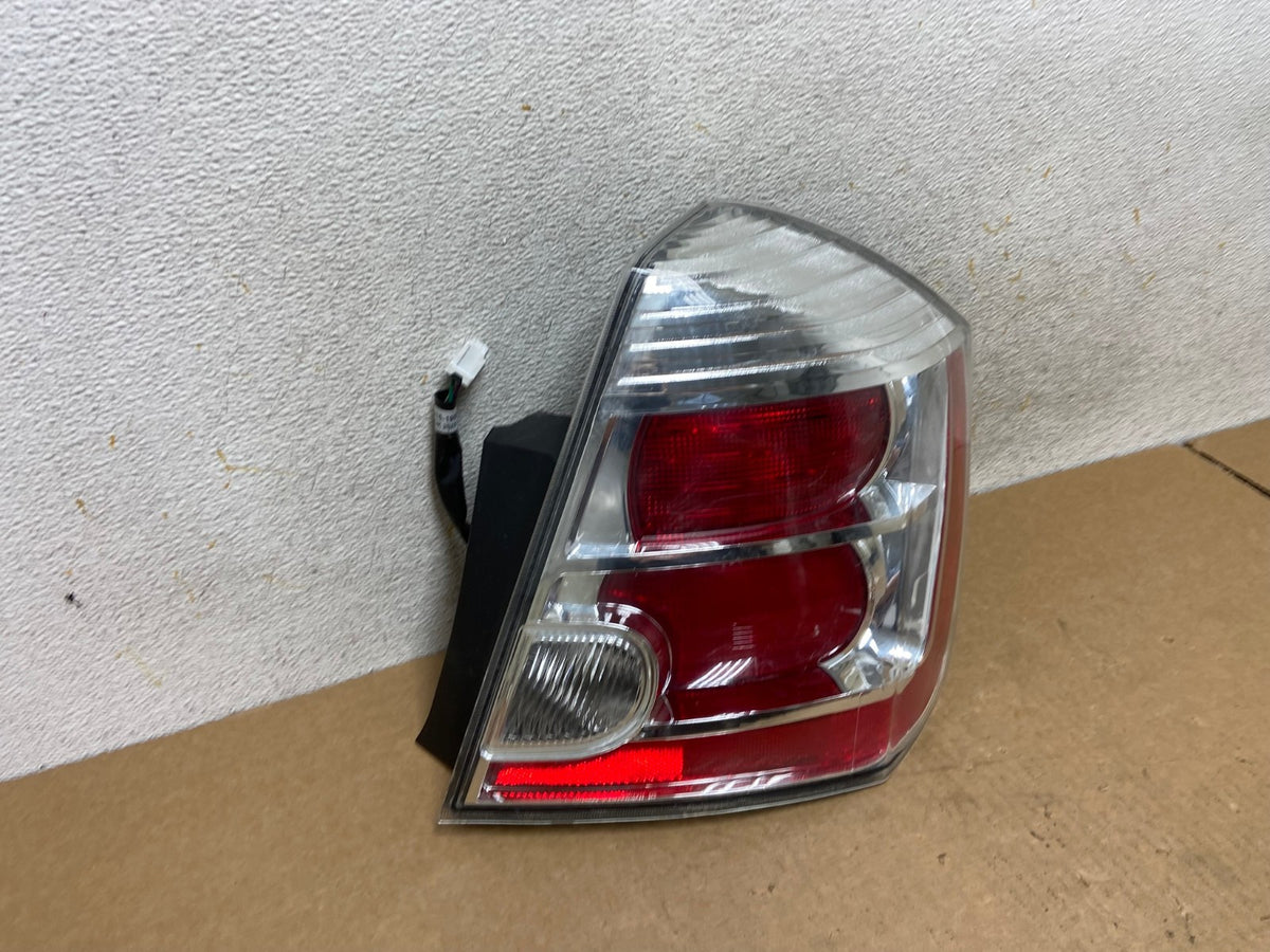 2007 to 2012 Nissan Sentra Right Passenger Rh Side Tail Light AI3292 LK2