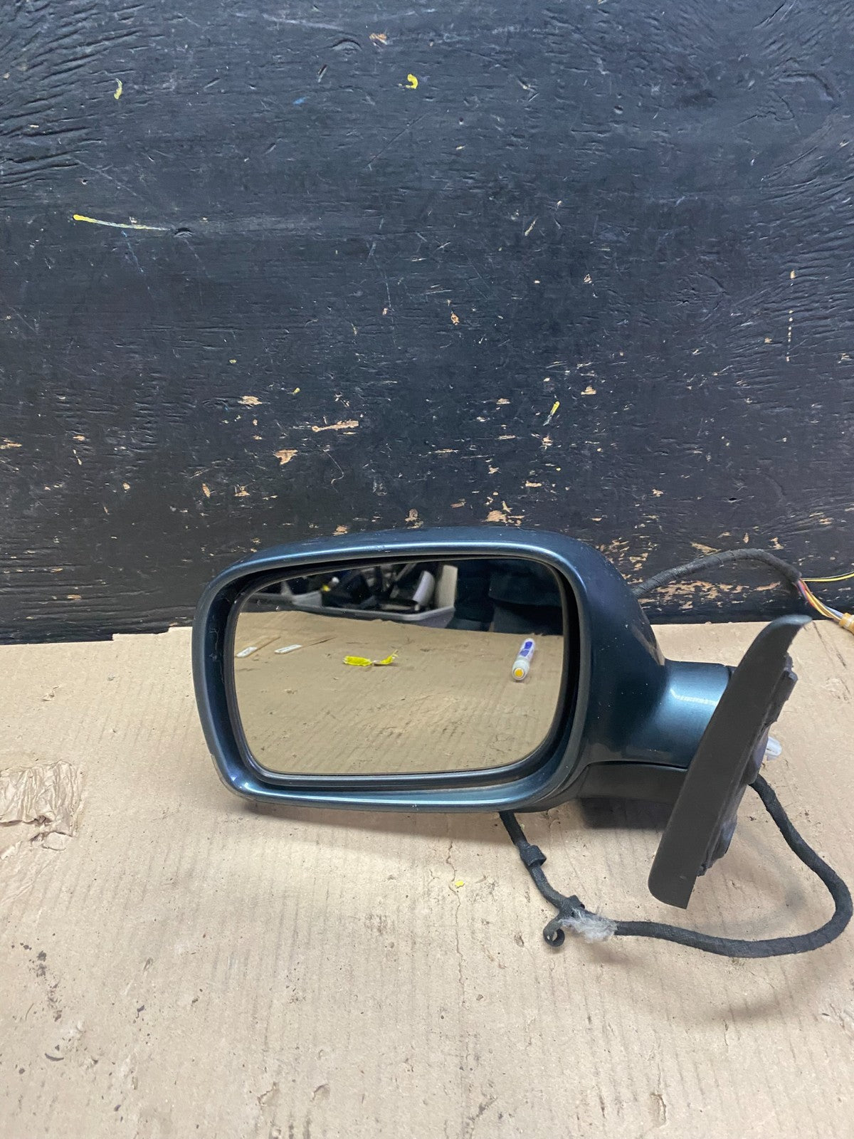 2004 to 2007 Volkswagen Touareg Left Door Power View Door Mirror OEM V3444 IT8