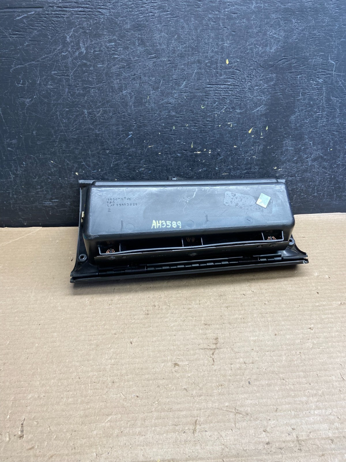 2007-2013 Chevrolet Silverado Sierra Upper Glove Box Dash Storage AH3589 DG3