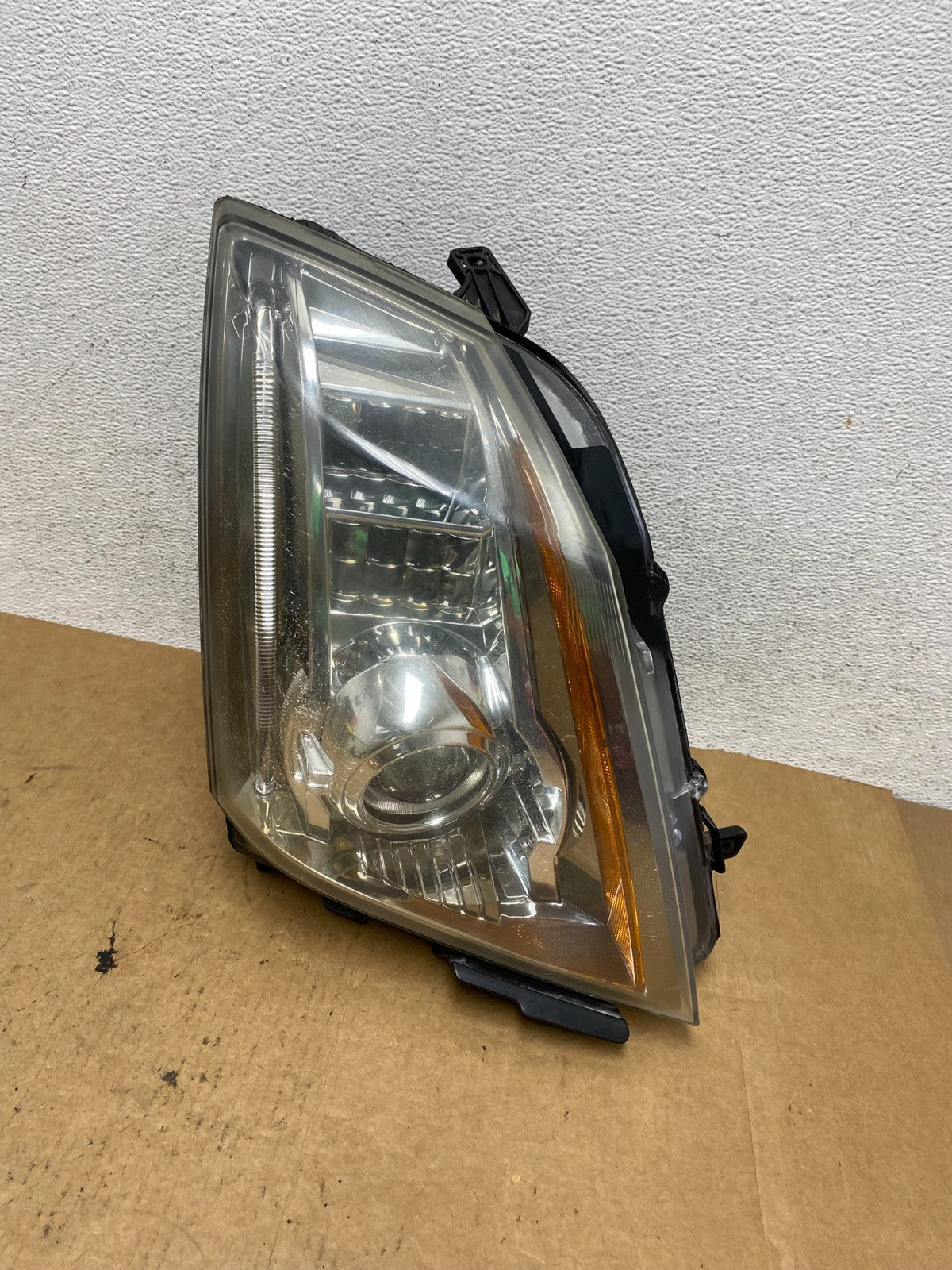 2008 to 2014 Cadillac CTS Right Passegner RH Side Xenon Headlight AE3275 DW0