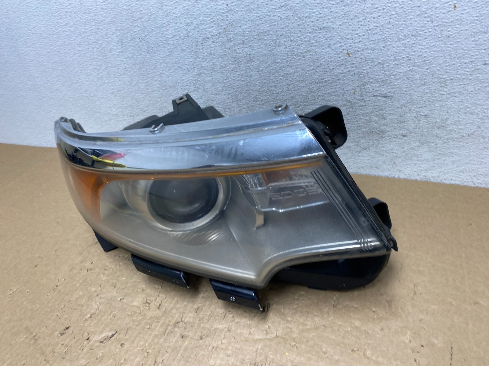 2011 to 2014 Ford Edge Front Right Passenger Headlight Halogen AF8087 DW1