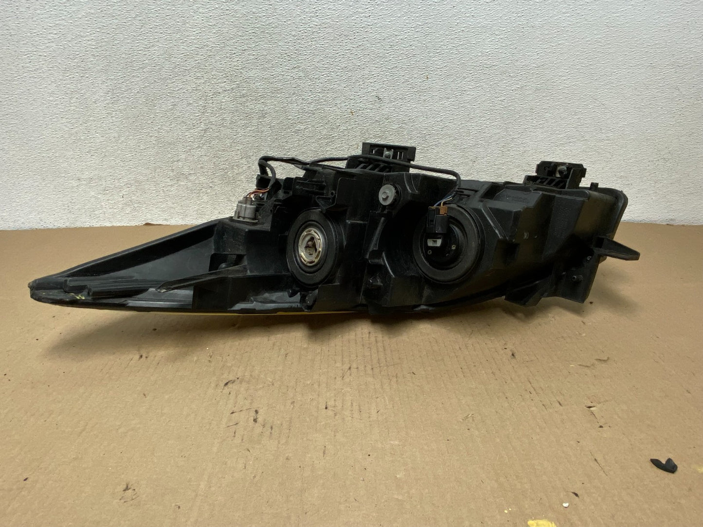 2010 - 2013 Mazda 3 Halogen Right Passenger Rh Side Headlight AG7910 DW6
