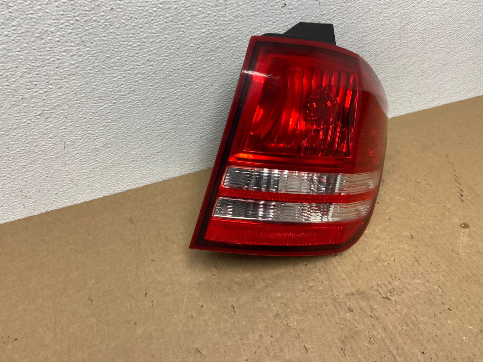 2009 - 2011 Dodge Journey Right Passenger Side Tail Light Oem AC1330 LK2