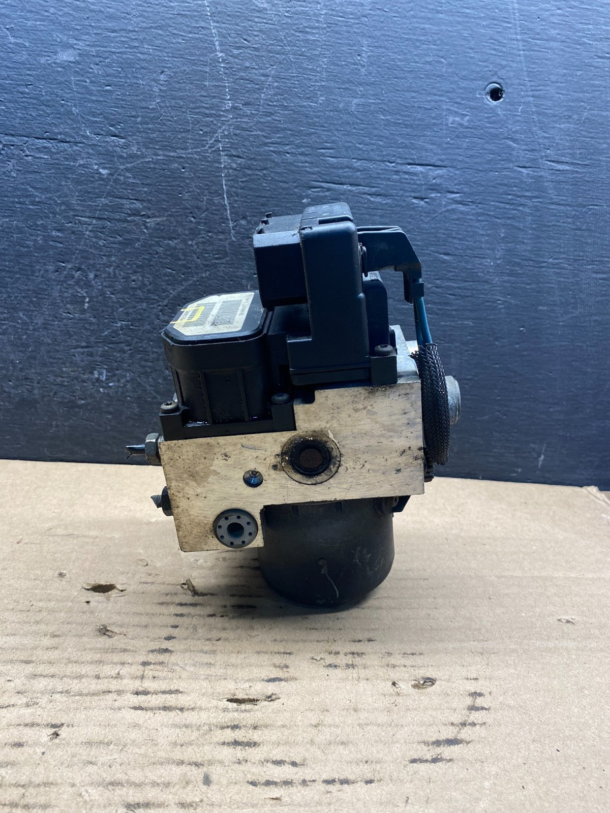 2004 2005 Dodge Durango ABS Anti Lock Brake Pump AE2085 DW2