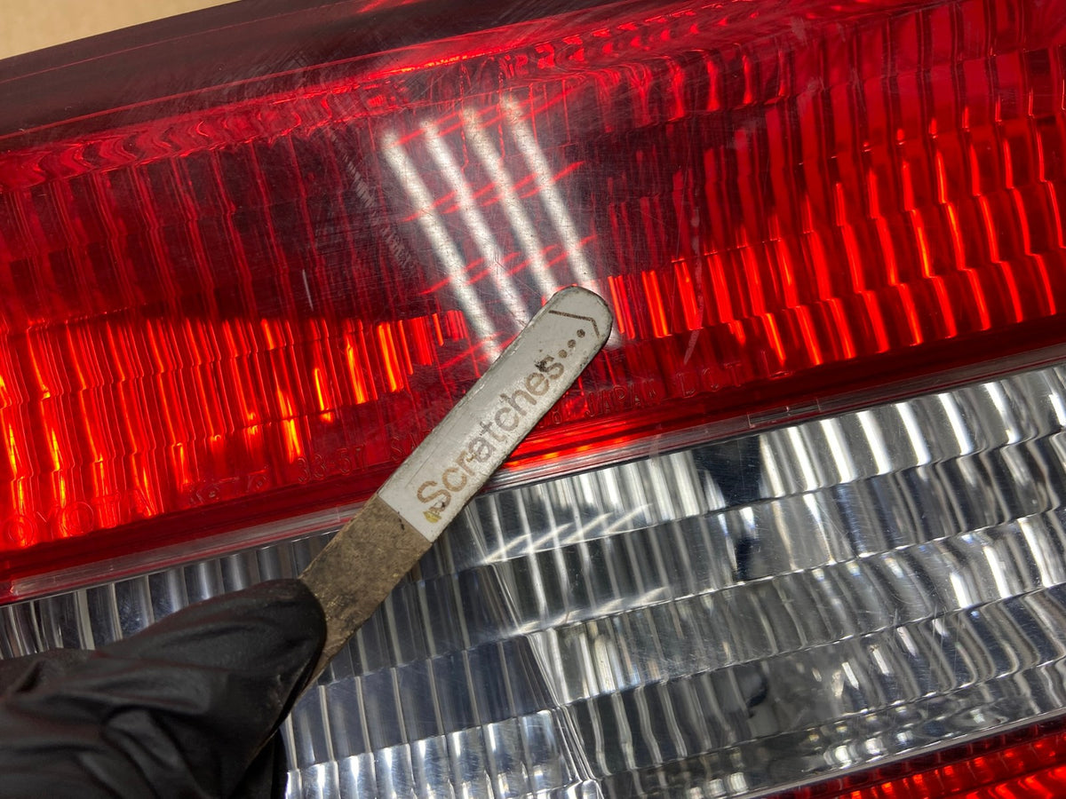 2000 2001 Lexus ES300 Inner Left Driver LH Side Tail Light AH2996 LK3