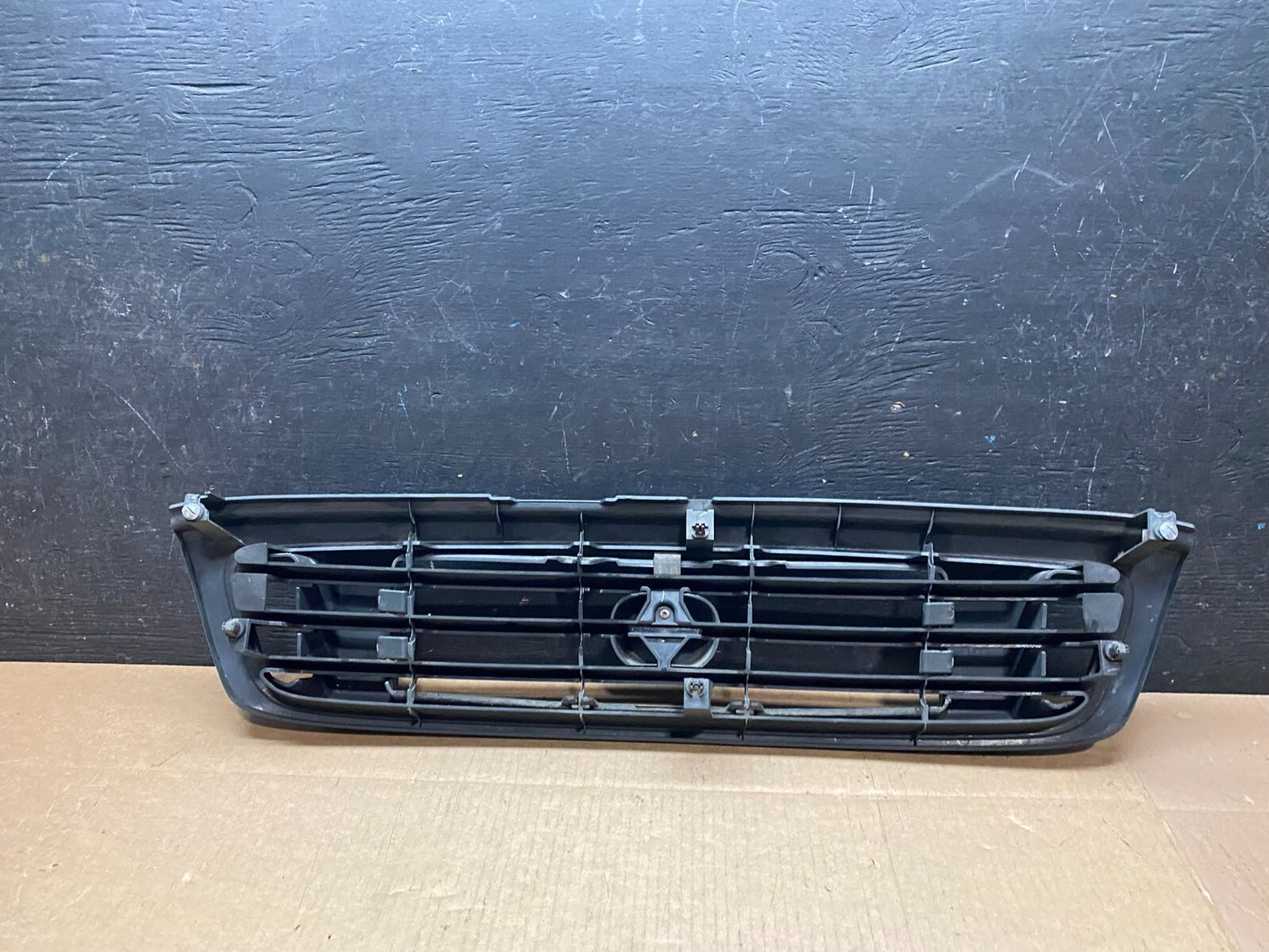 1996 to 1997 Mazda MPV Front Upper Grill Grille J3816 DG OEM7