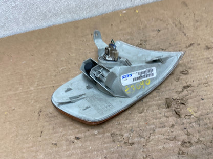 2000 to 2001 Toyota Corolla Left Driver Side Corner Marker Turn Signal Z3690 PS5