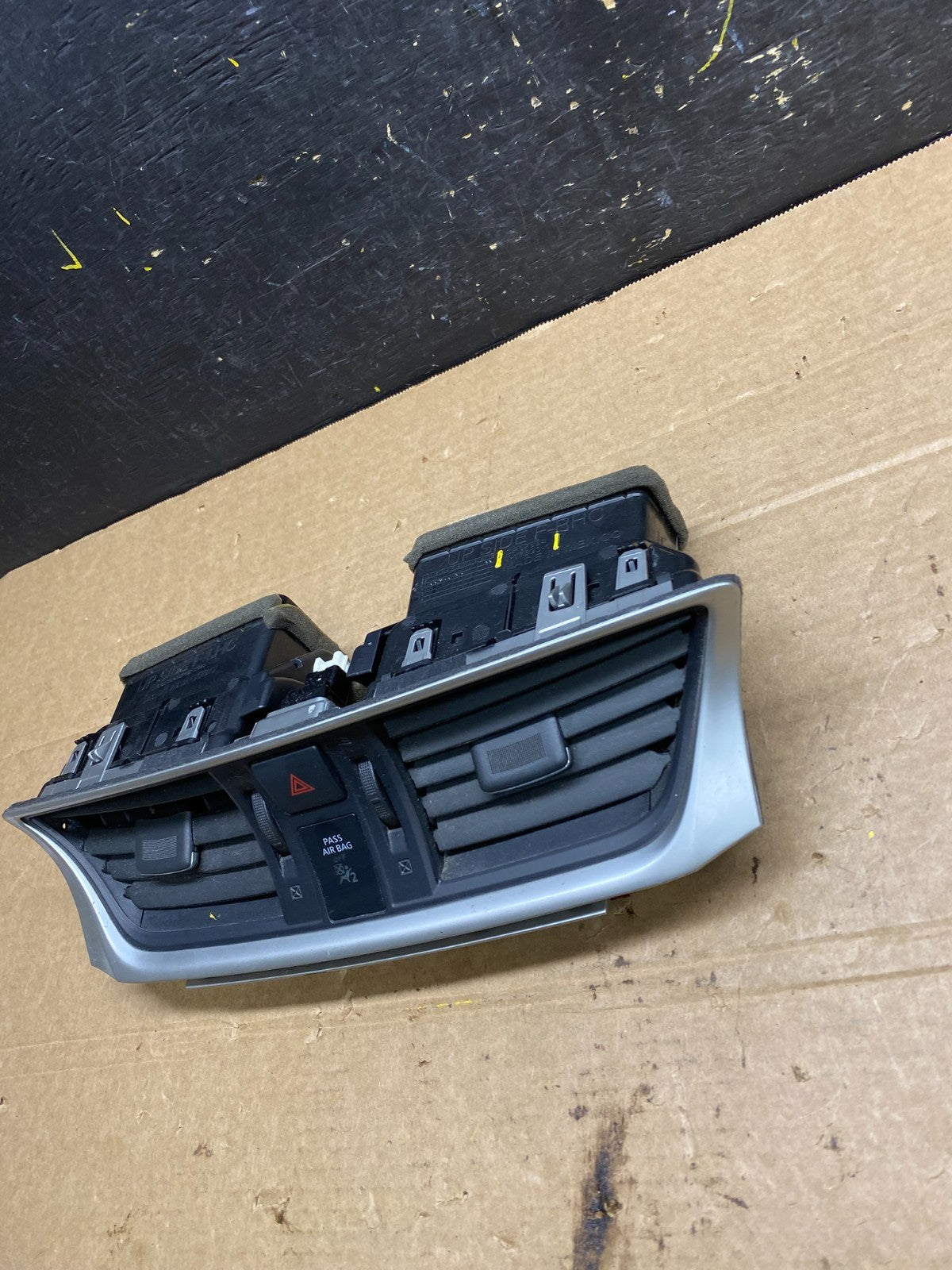 2013 to 2015 Nissan Sentra Air Vents Top Dash Center W/Hazzard Switch W6629 DG1