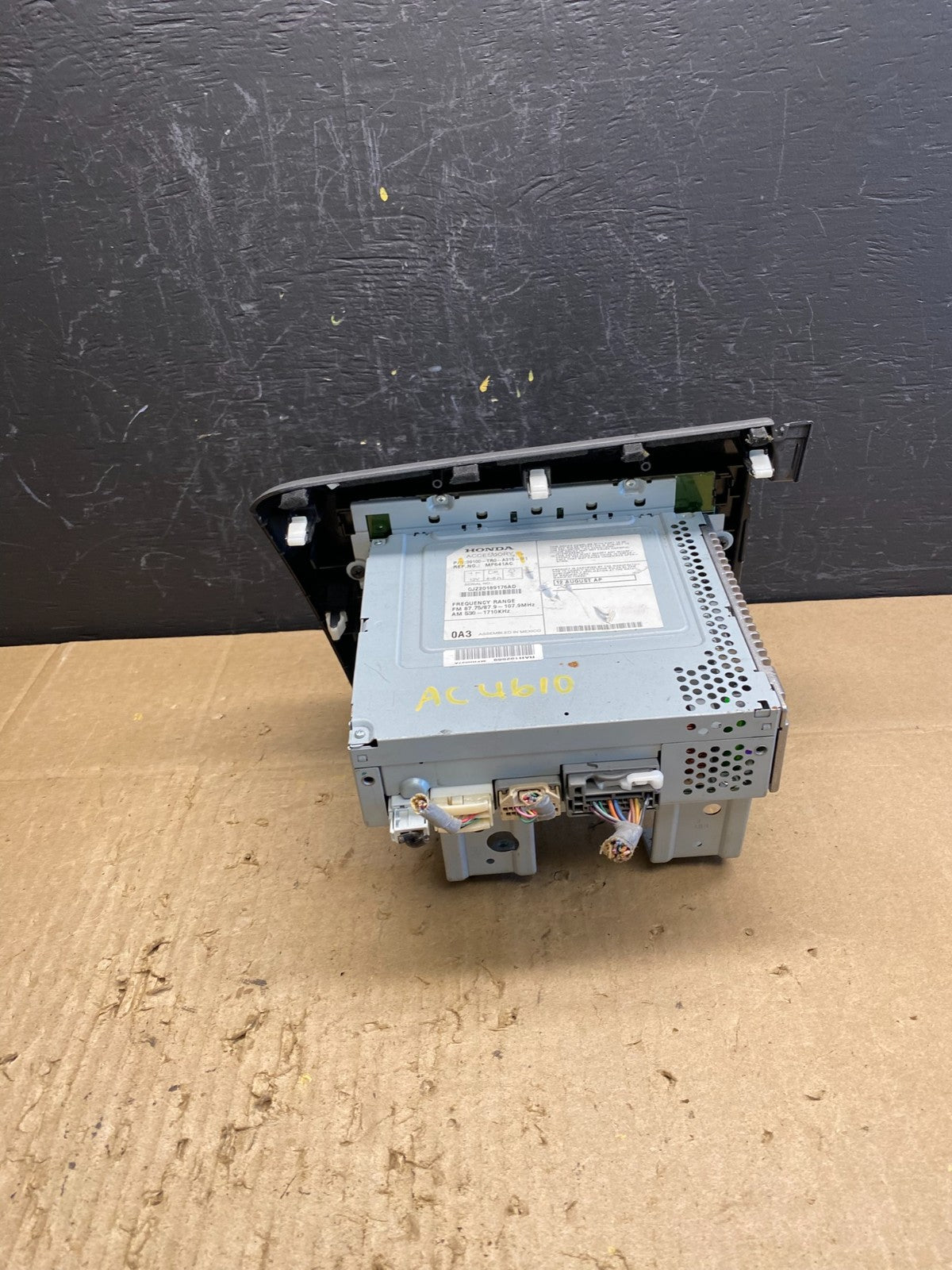 2012 Honda Civic Radio AM/FM Climate Control Air Vent Bezel AC4610 DG4