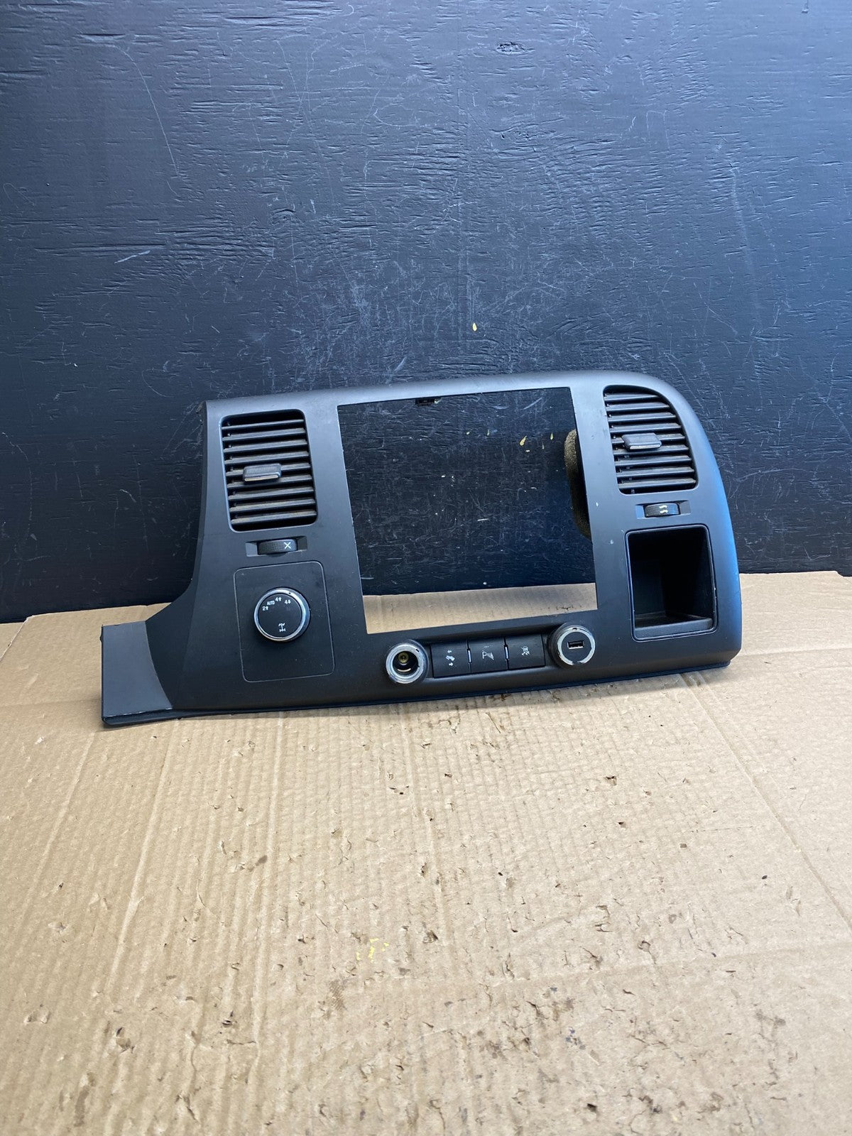 2007 to 2014 Silverado Sierra Center Console Radio Bezel Air Vents AC9545 DG0