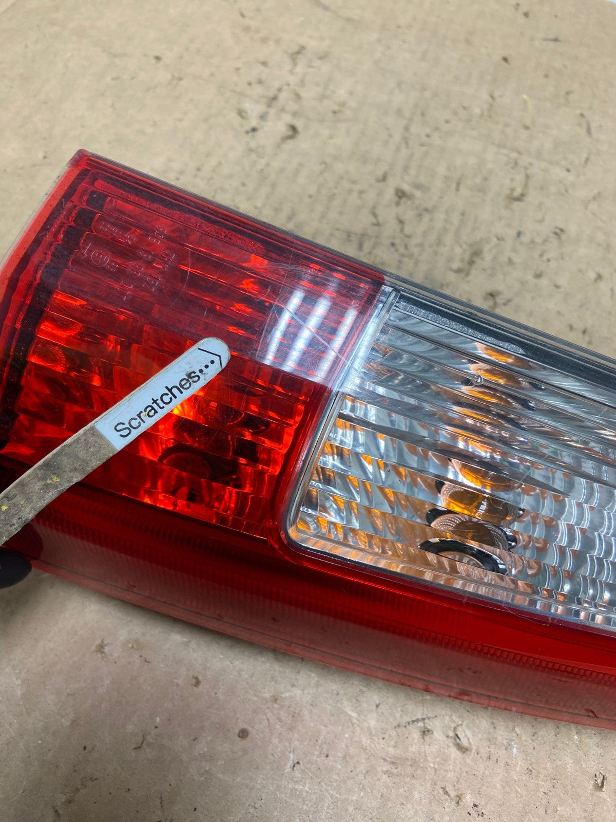 2001-2004 Volvo XC70 V70 Right Passenger RH Side Tail Light Upper AD3743 LK3