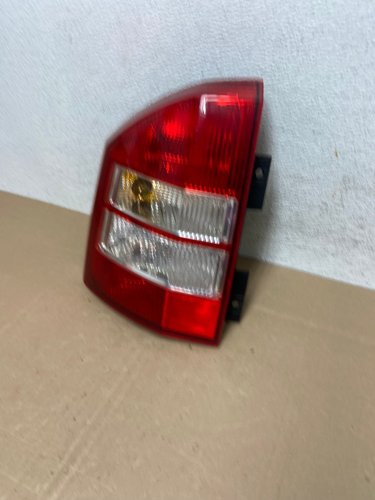2007 2008 2009 2010 Jeep Compass Left Driver LH Side Tail Light AE4971 LK1