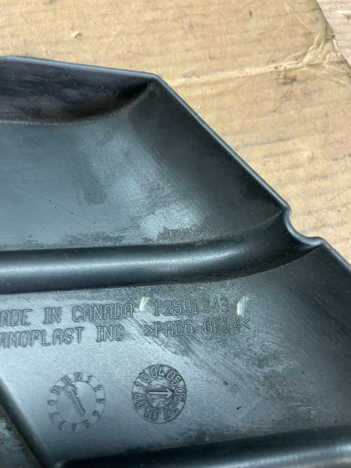 2006 2011 Chevrolet Impala V6 VVT Engine Cover Shield OEM Q9833 DG8