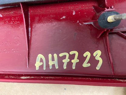 2004-2005 Toyota Sienna Right Passenger RH Side Inner Tail Light AH7723 LK5