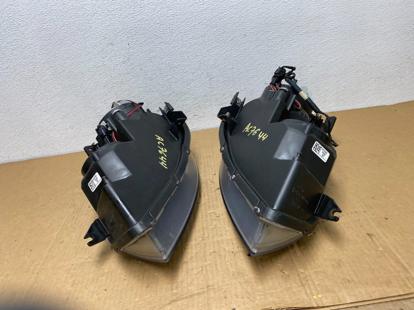 2005 to 2006 Nissan Altima Left+Right Set Halogen Headlights AC7644 DW10