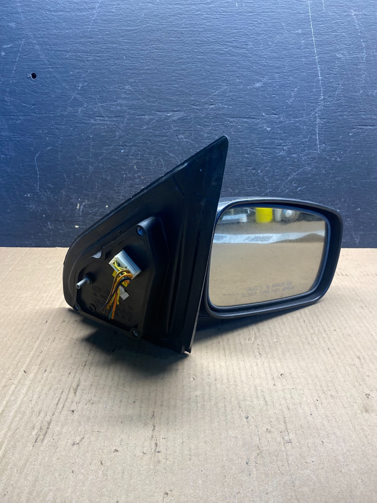 2003 to 2009 Kia Sorento Right Passenger View Door Mirror AE6352 DW8
