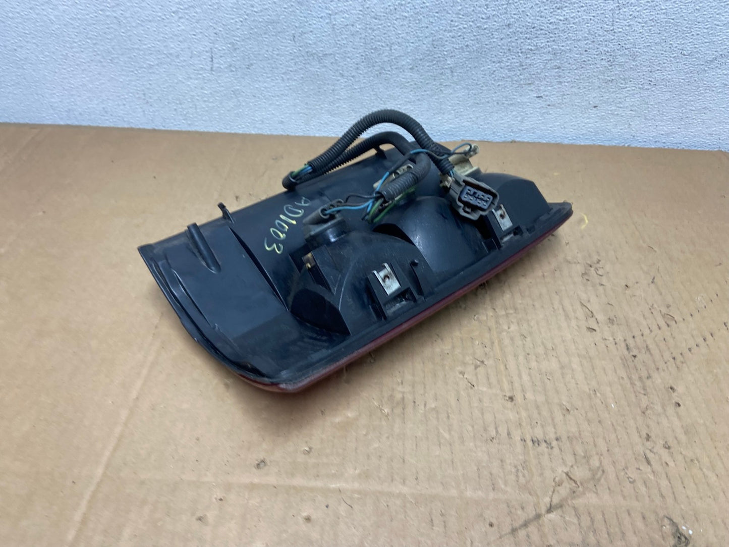 2000 - 2006 Chevrolet Suburban Tahoe Yukon Right Passenger Tail Light AD1003 LK5