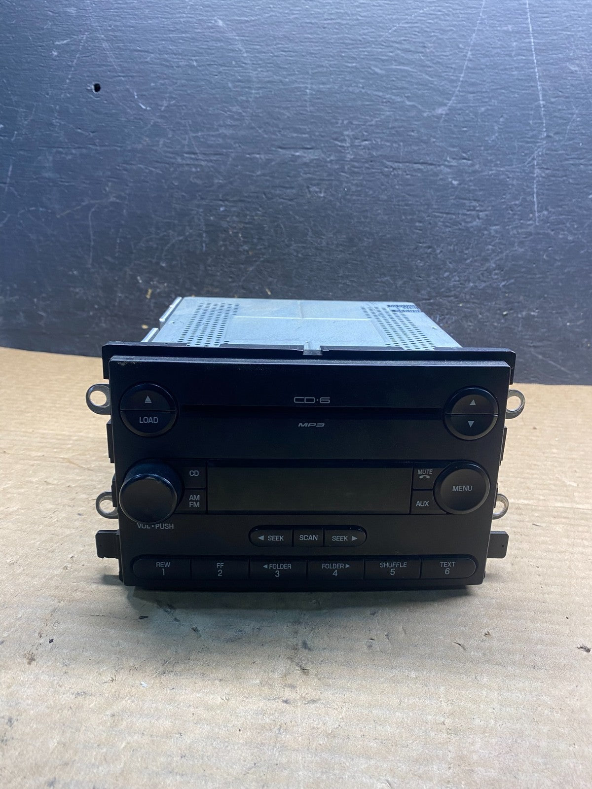 2004 to 2008 Ford F150 Mustang Radio Stereo Audio AM/FM af7841 DG0
