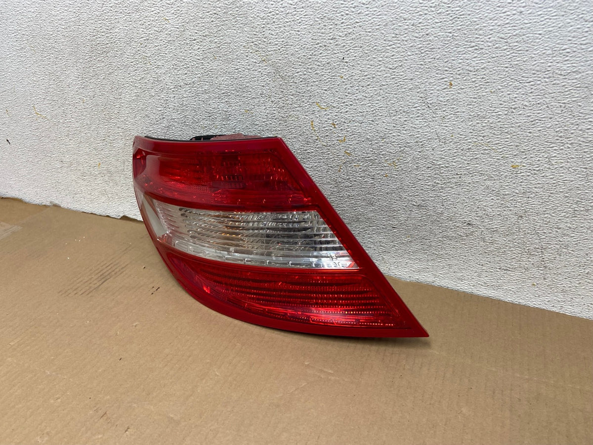 2008 2009 2010 2011 Mercedes C-Class Left Driver Side Tail Light AH2987 LK2