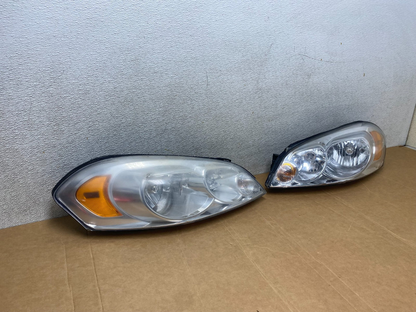 2006 - 2013 Chevrolet Impala Left+Right Set Headlights Halogen T1142 DW2